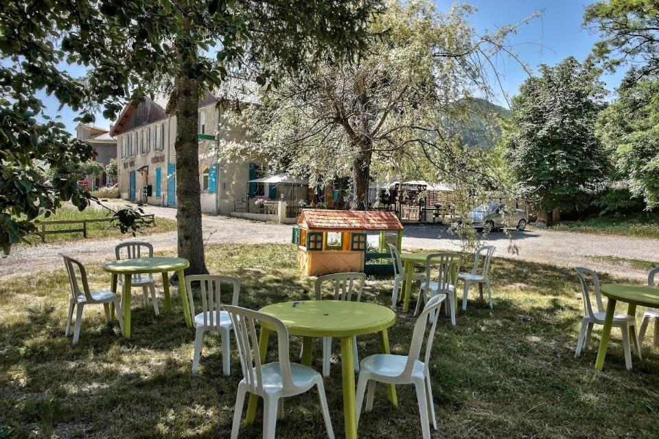 Auberge Du Marronnier Barreme Exterior photo